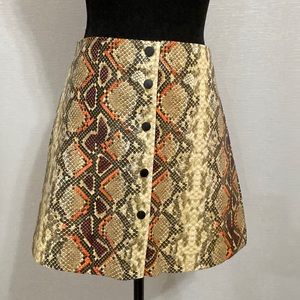 Snake 🐍 skin print skirt